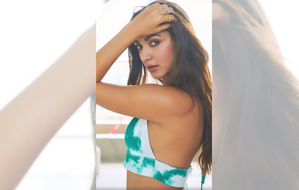 Kiara Advani chills in this green and white tie-dye outfit