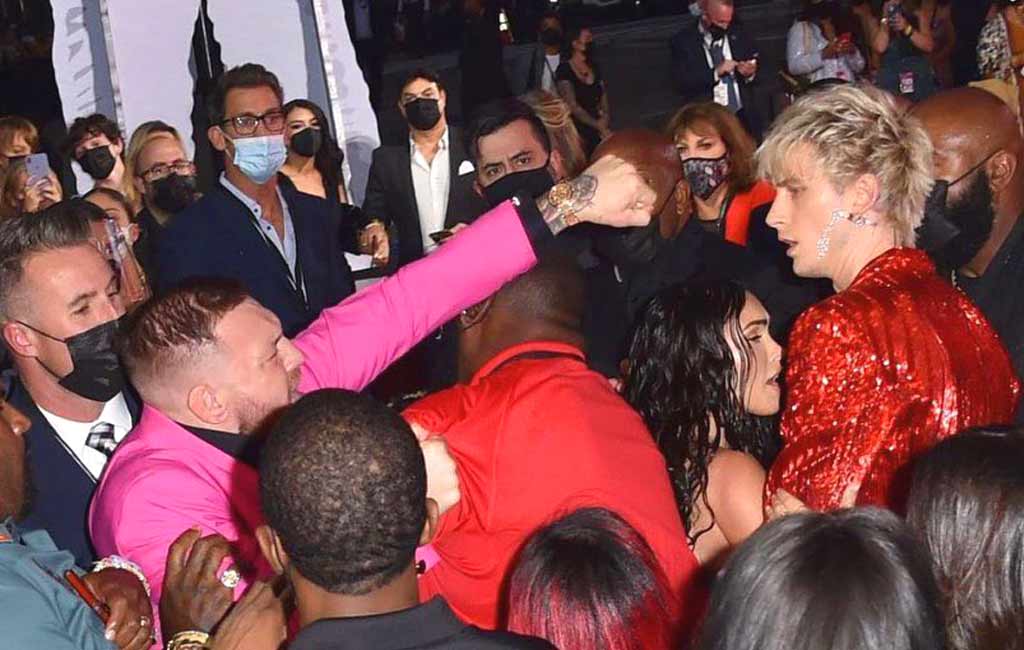 Watch: Machine Gun, Conor McGregor get into scuffle at MTV VMAs 2021