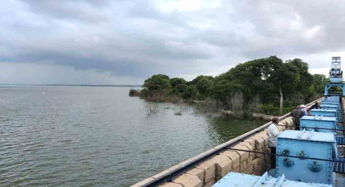 Hyderabad: Two more gates at Osman Sagar lifted