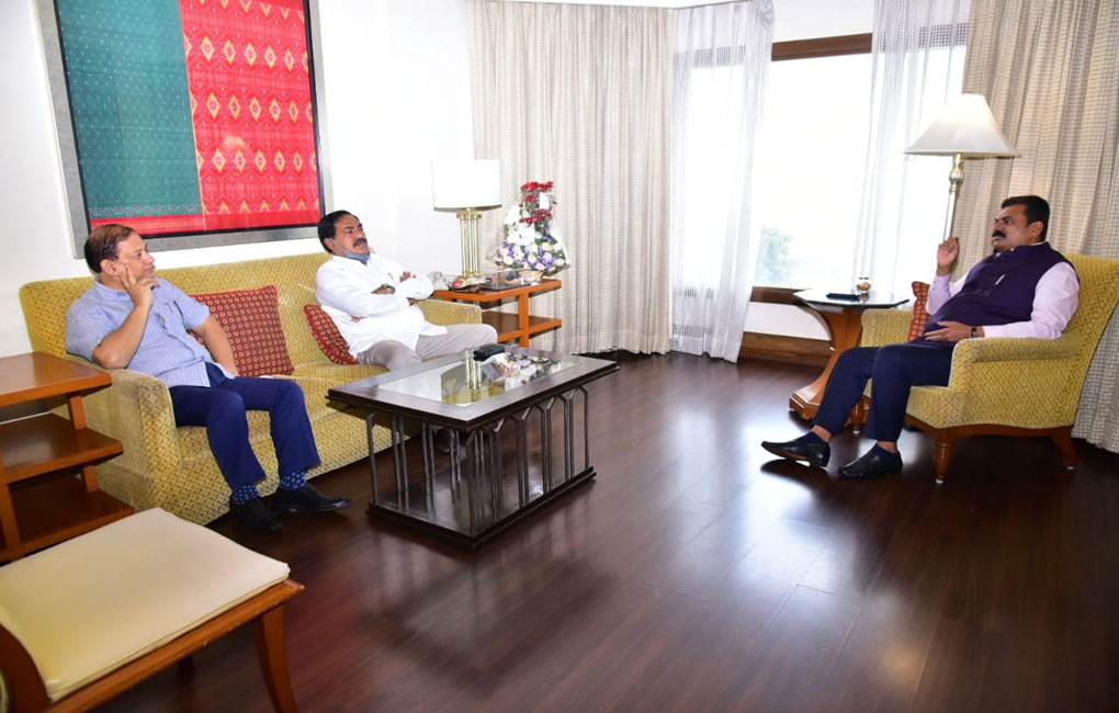 Union Minister appreciates Palle Pragathi programme