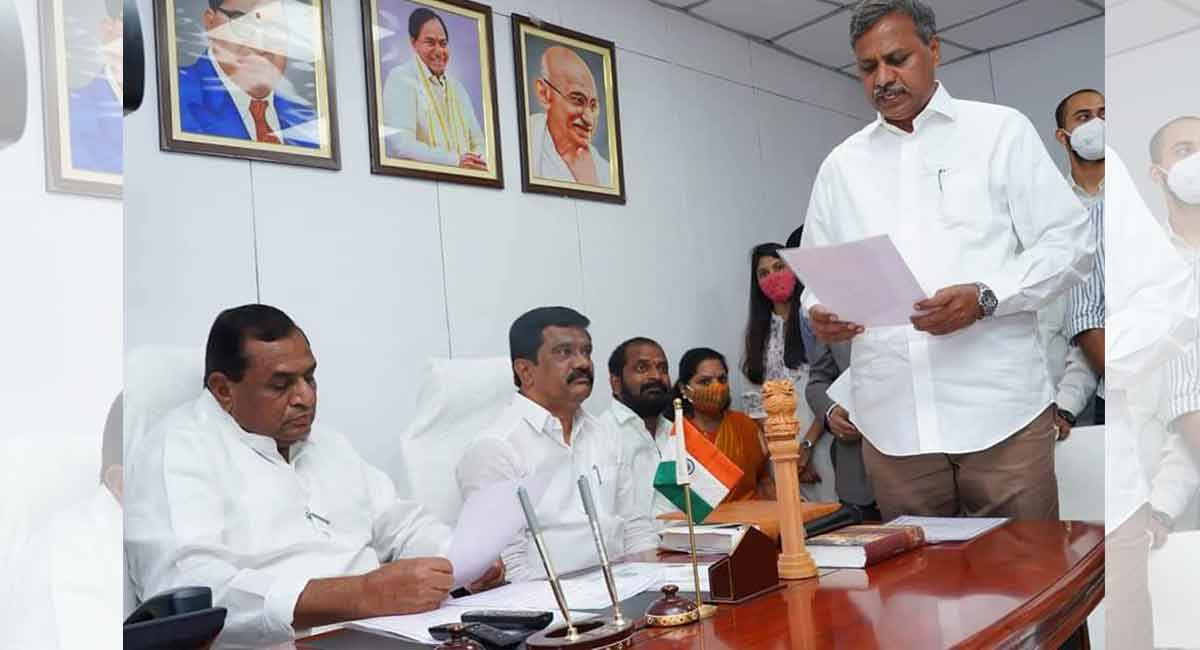 Palla Rajeshwar Reddy sworn in as MLC
