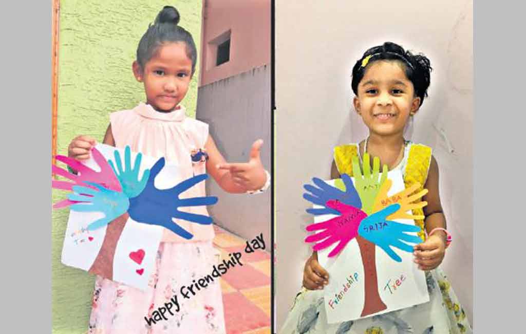 Pallavi Model School: To friends with love