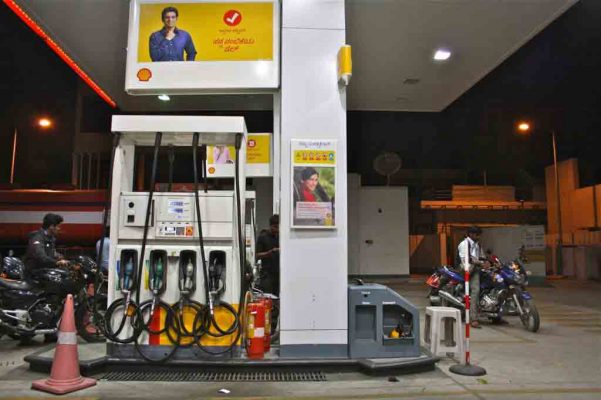 New Delhi: Petrol, diesel prices hiked as crude nears $80/barrel