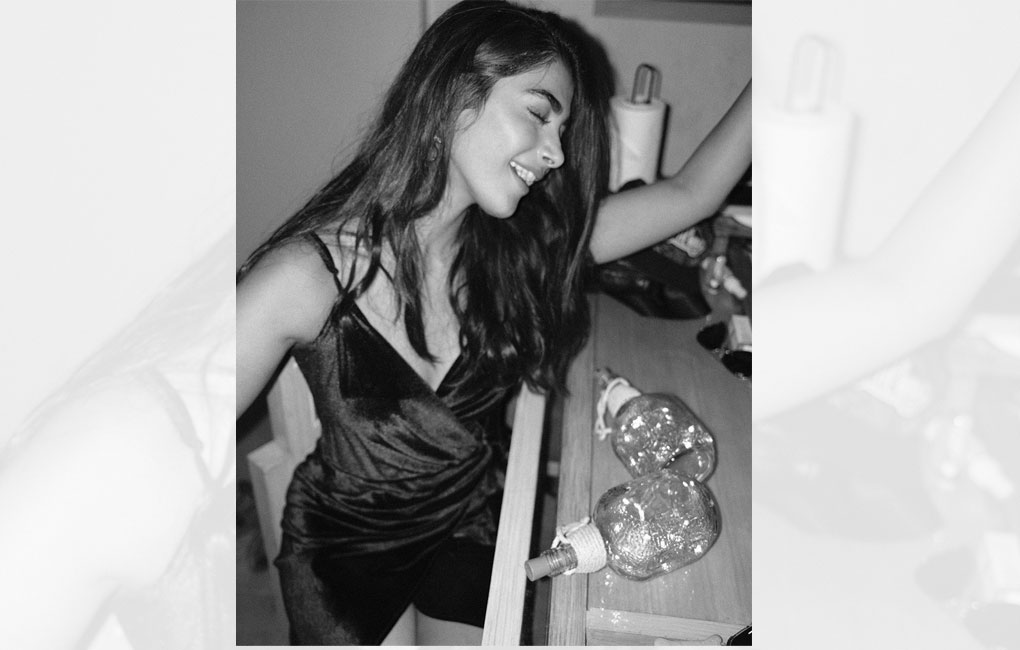 This is how Pooja Hegde parties solo