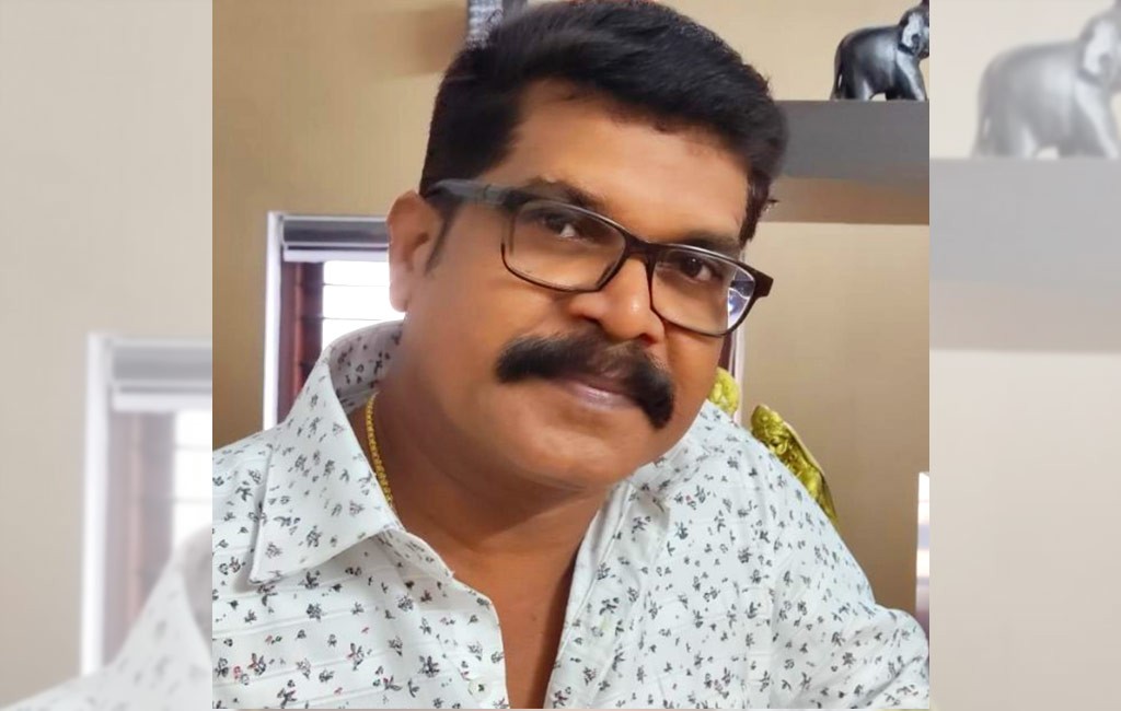 Popular Kerala TV actor Ramesh Valiyasala found hanging