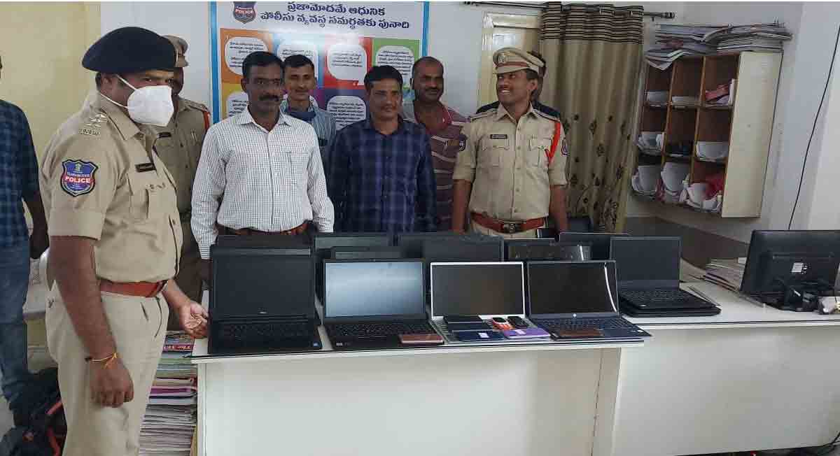 Medical practitioner turns gadget thief in Hyderabad