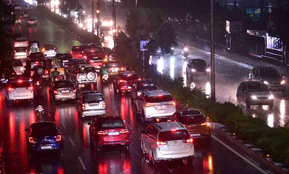 After hot day, rains lash Hyderabad on Saturday evening