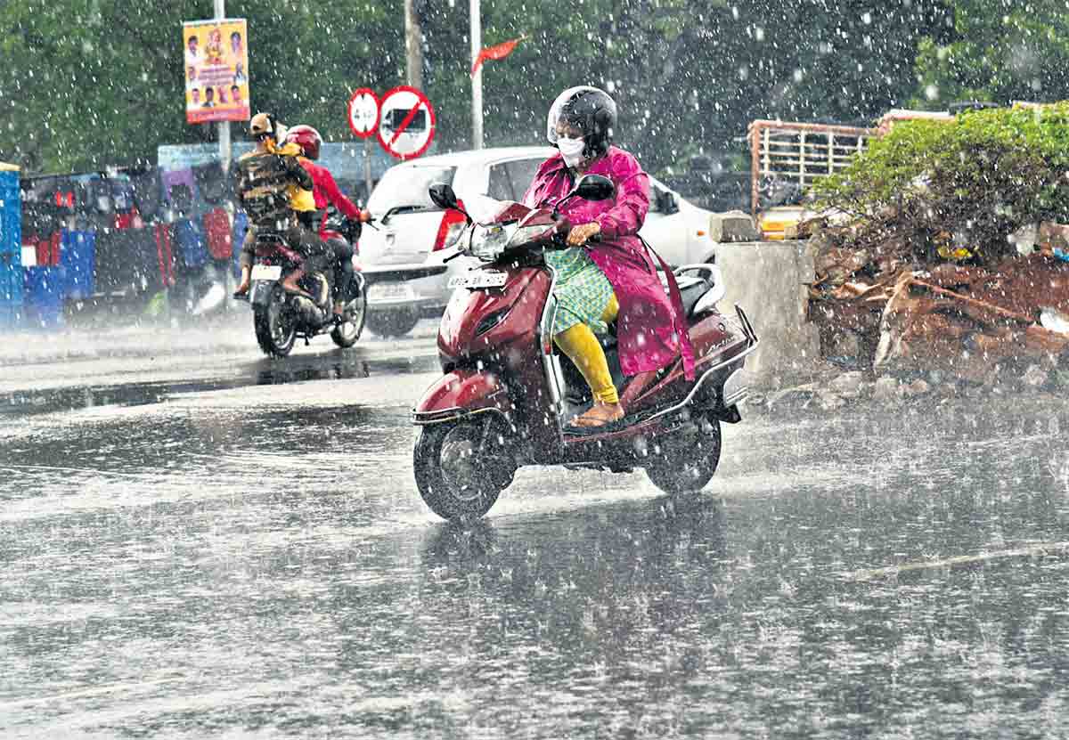 Rains continue to remain active in Hyderabad