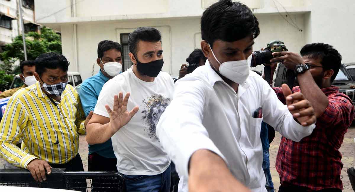 Raj Kundra case: Mumbai cops submit 1500-page charge sheet in Court