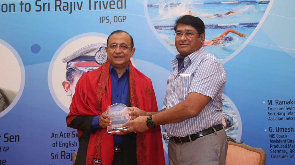 Telangana: Noted swimmer Rajiv Trivedi felicitated