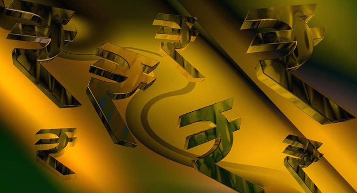Rupee inches 6 paise higher to 73.46 against US dollar in early trade
