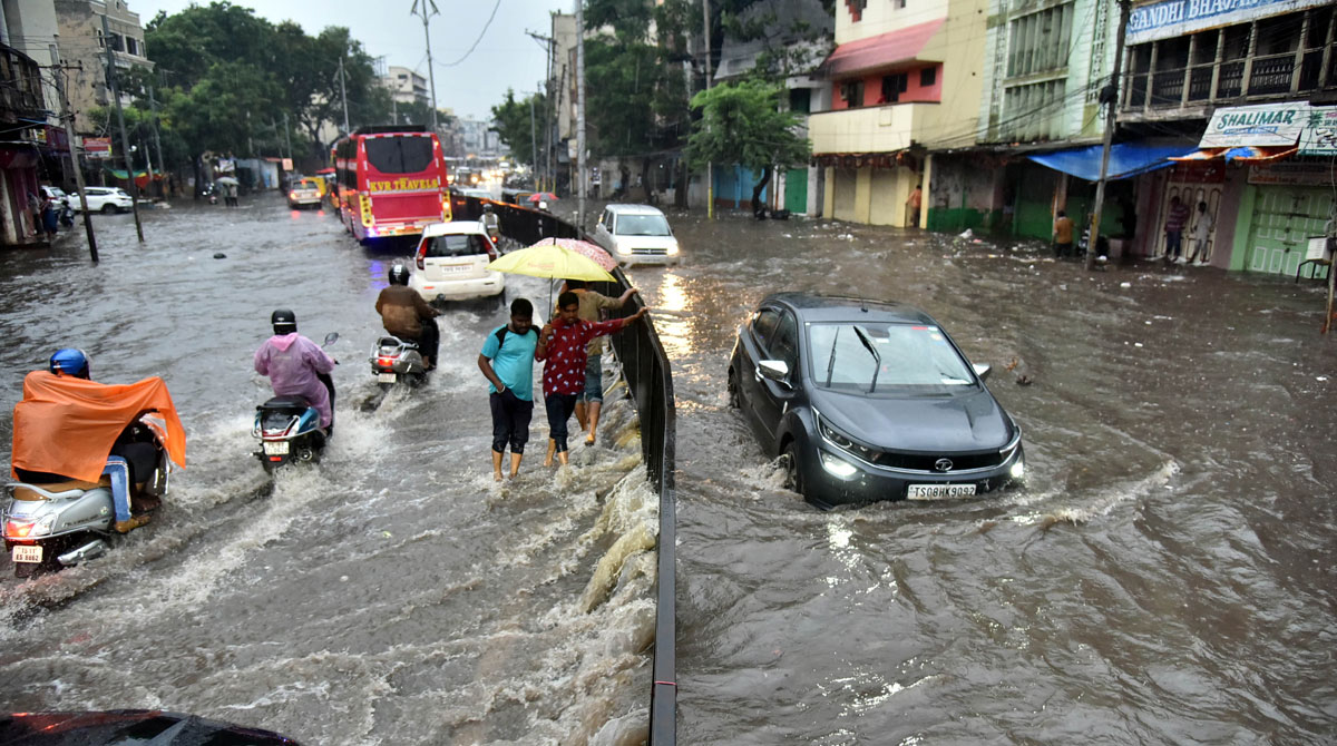 Rains cripple normal life in Telangana