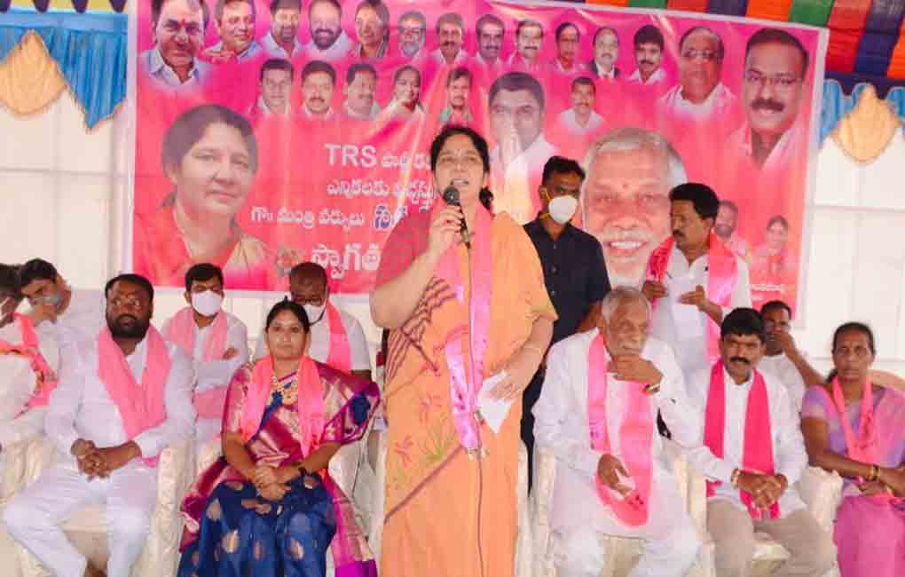 Modi trying to sell country to corporates: Satyavati Rathod