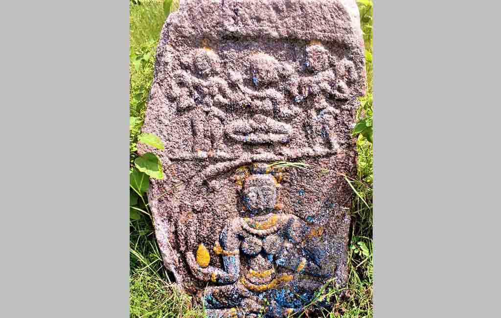 13th Century self-sacrifice sculpture found in Telangana’s Jangaon