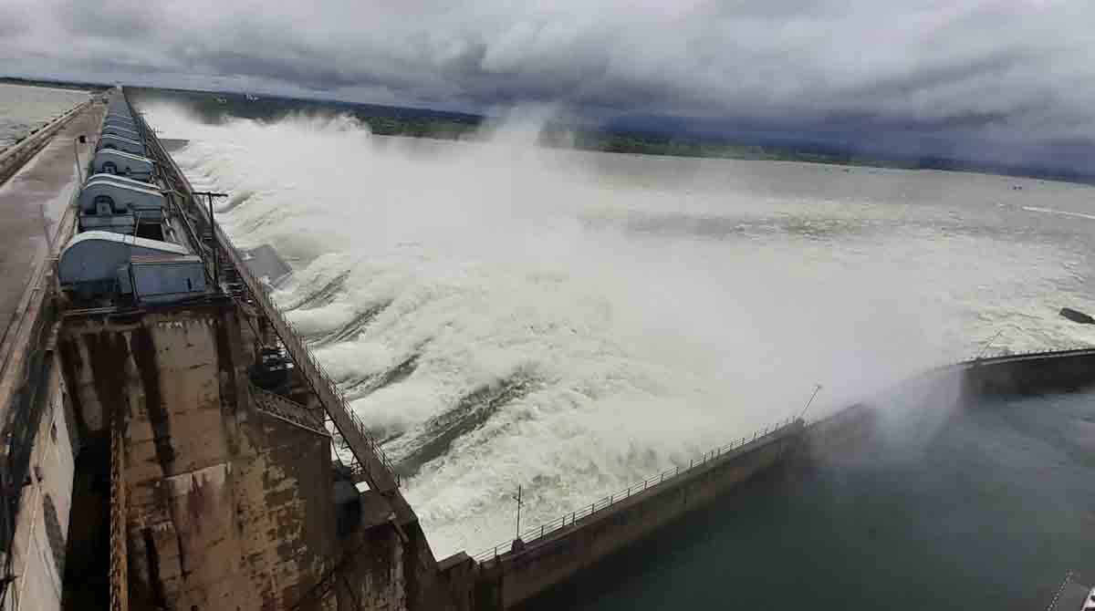 Nizam Sagar project, first to release water for Vanakalam crops in State
