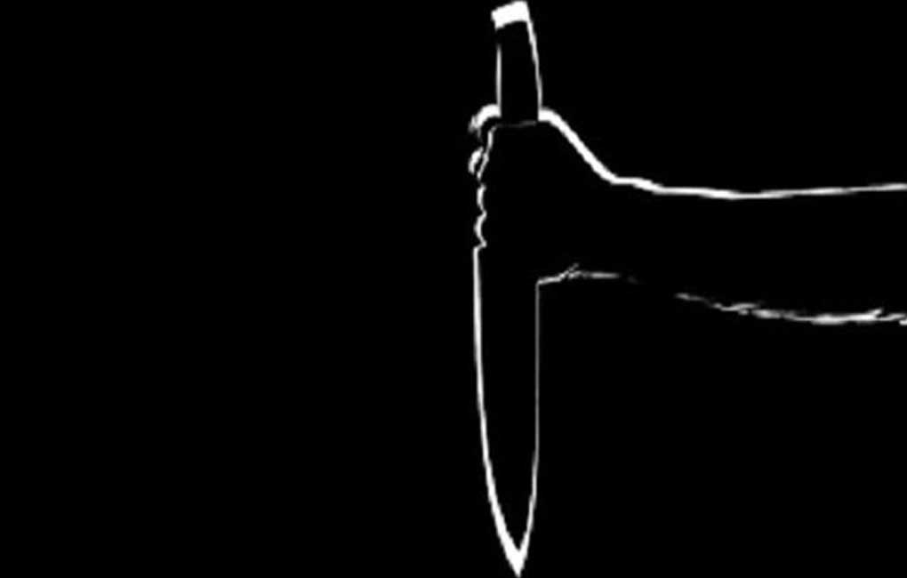 Spurned lover stabs girl in Suryapet