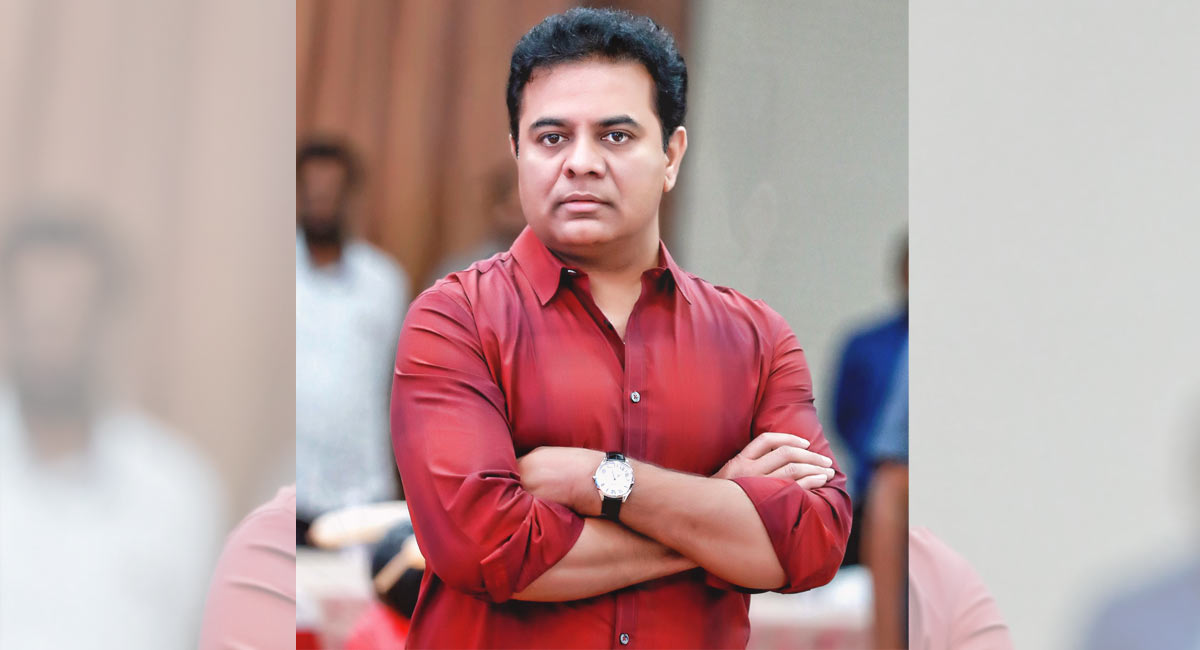 “Supari AICC incharge”, K T Rama Rao tears into Congress