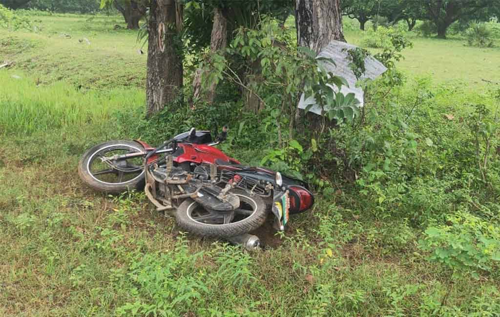 Telangana: Pressure bomb goes off, youth injured in Cherla