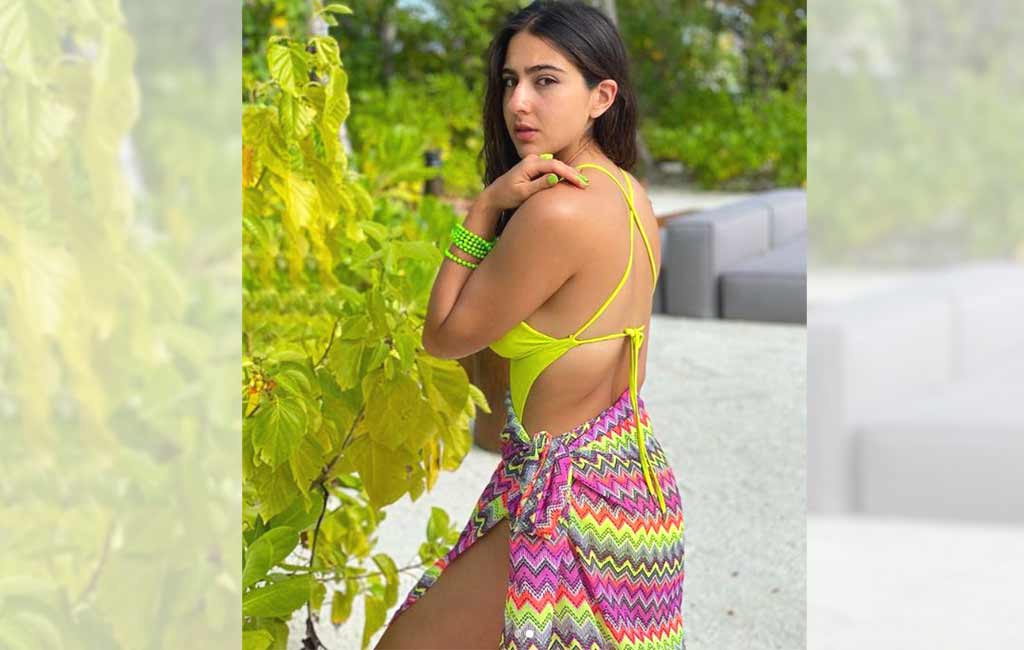 This is how Sara Ali Khan slayed in a neon monokini