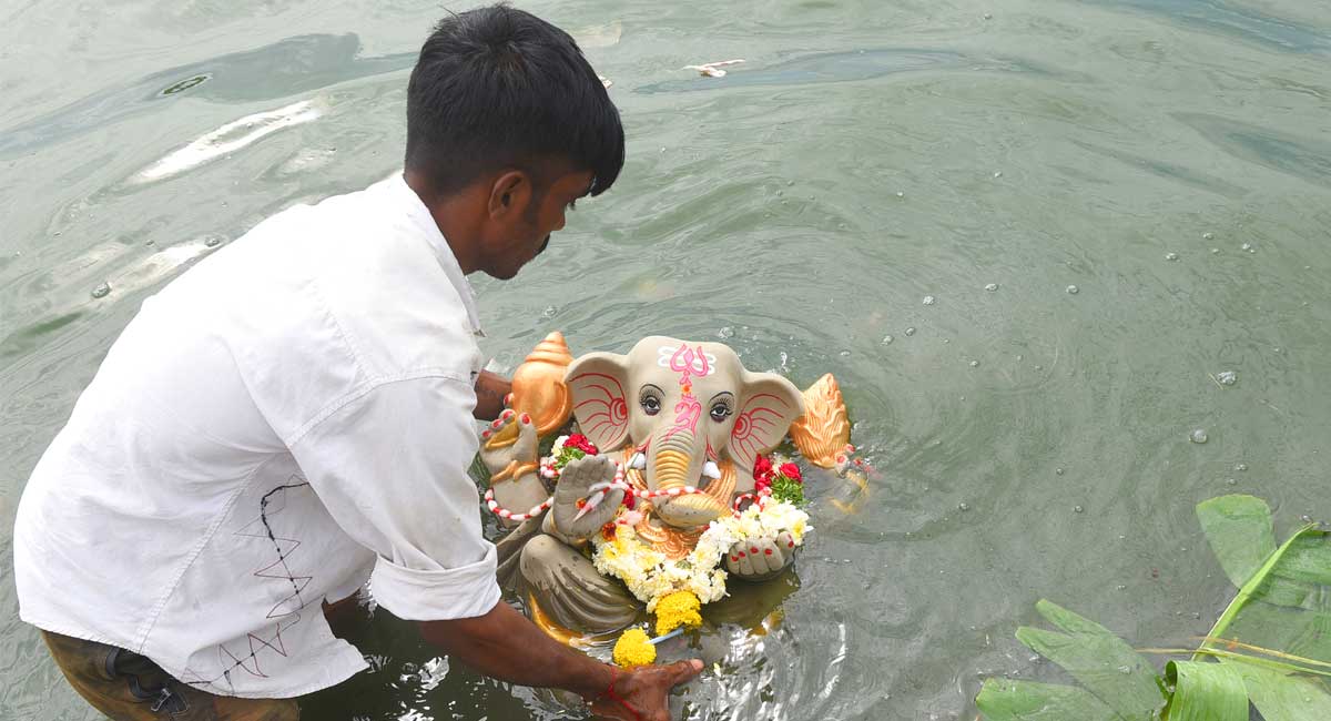 Traffic restrictions in Hyderabad for Ganesh immersion on Sunday