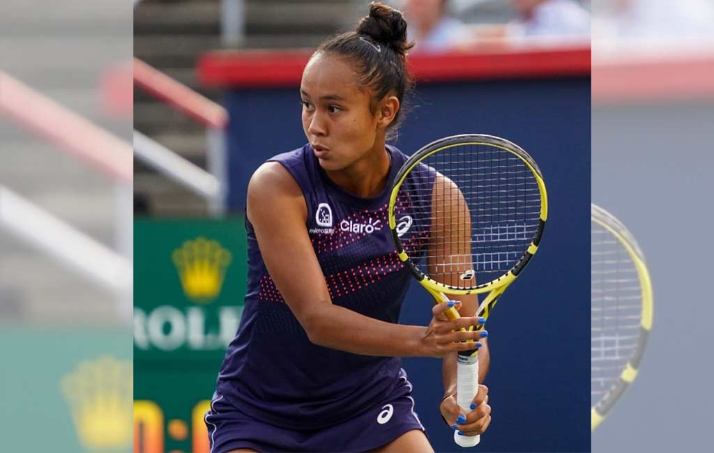 Canadian teen Fernandez stuns Kerber to reach US Open quarters