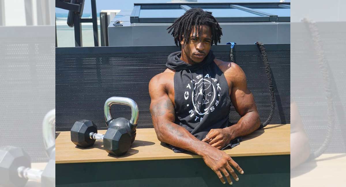 Watch: Man bag records for ‘fastest 20m walking on his hands’