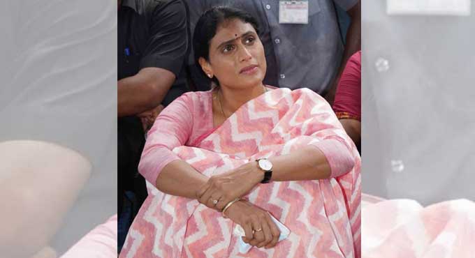 Sharmila taken into preventive custody for protesting on Warangal highway