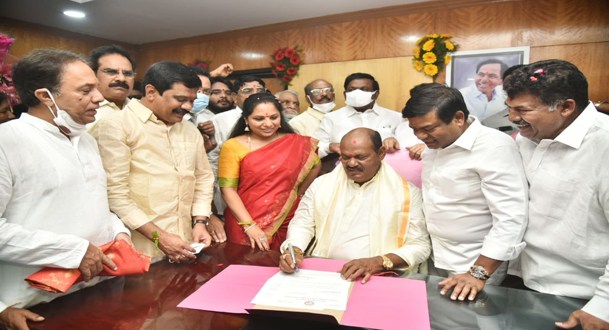 Bajireddy takes charge as TSRTC Chairman