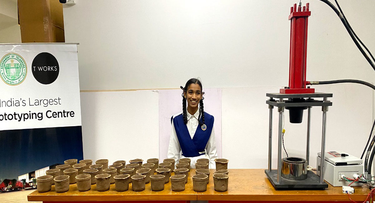 Gadwal student makes biopots using groundnut shells to replace plastic bags