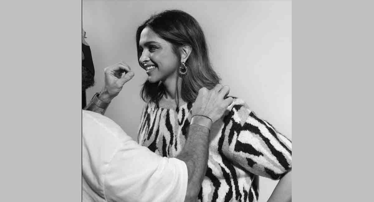 Deepika Padukone wins hearts with her beautiful smile