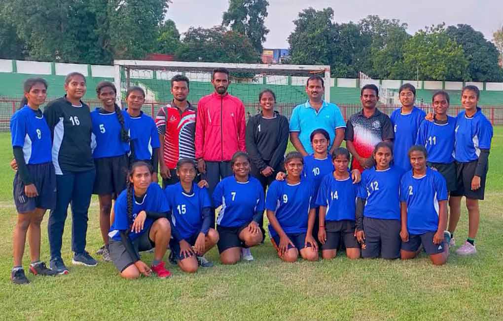 TS girls off to a good start in handball championship