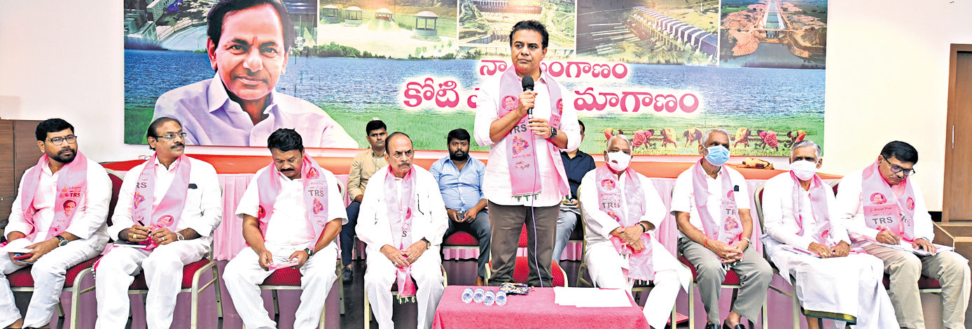 Delhi parties stooped to new low: KTR