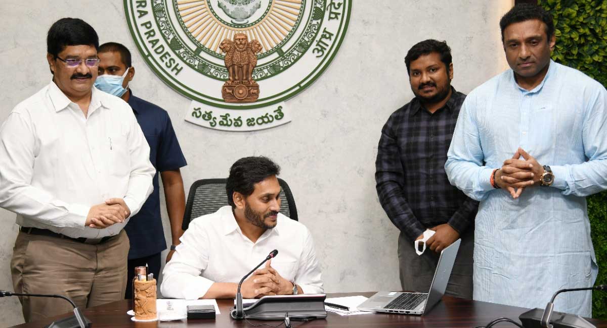 Andhra University gets American Corner