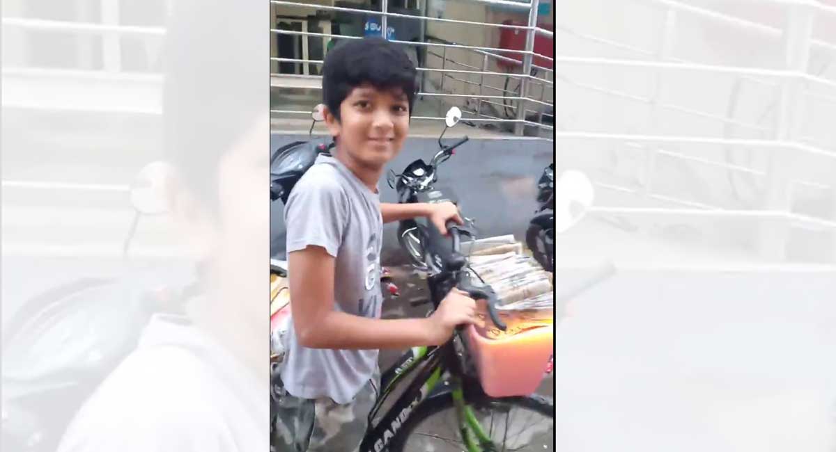Confidence of Jagtial boy delivering newspapers lauded by KTR