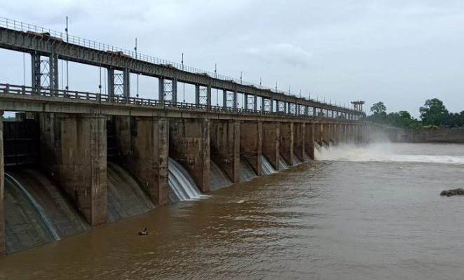 Taliperu reservoir gates lifted in Kothagudem