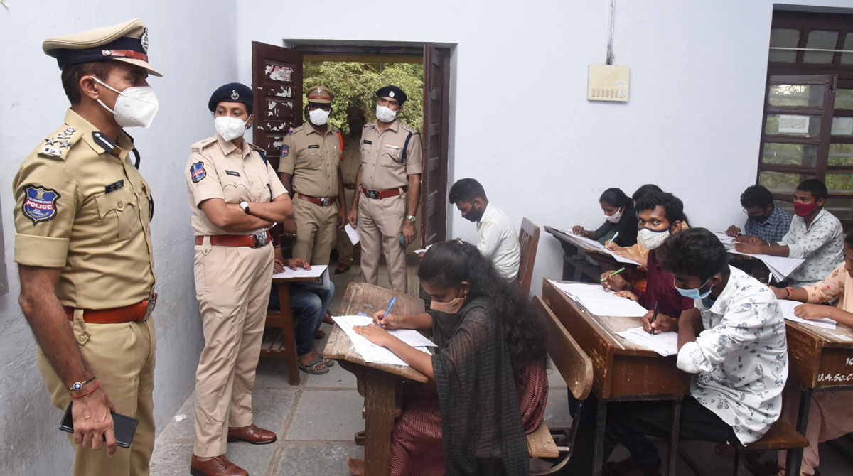 Warangal: Entrance exam for free coaching gets huge response