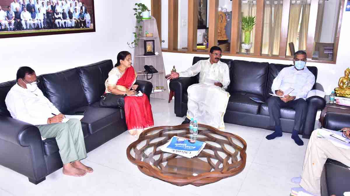 State’s efforts pays off, farmers take up alternate crops: Niranjan Reddy