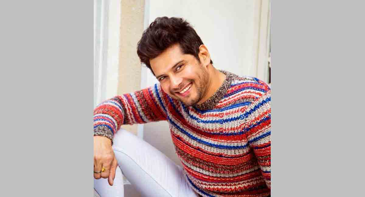 Amar Upadhyay on sharing screen with Tabu