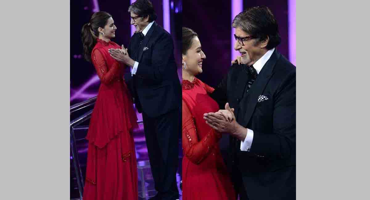 Big B relives college days with Kriti Sanon