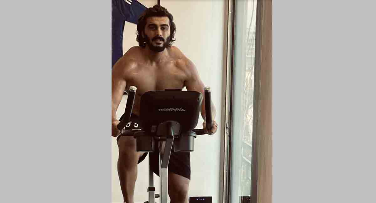 Arjun Kapoor gets fat to fit, inspires many