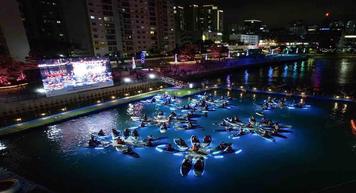 Watch films on paddleboards