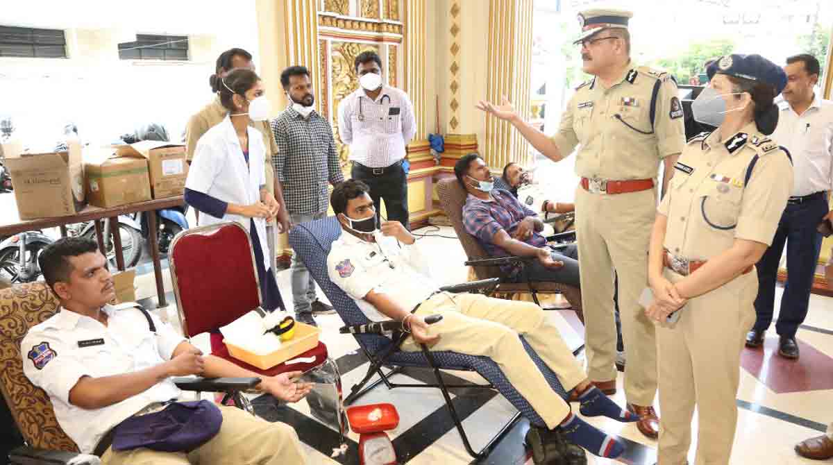 Hyderabad Traffic Police wing holds blood donation camp