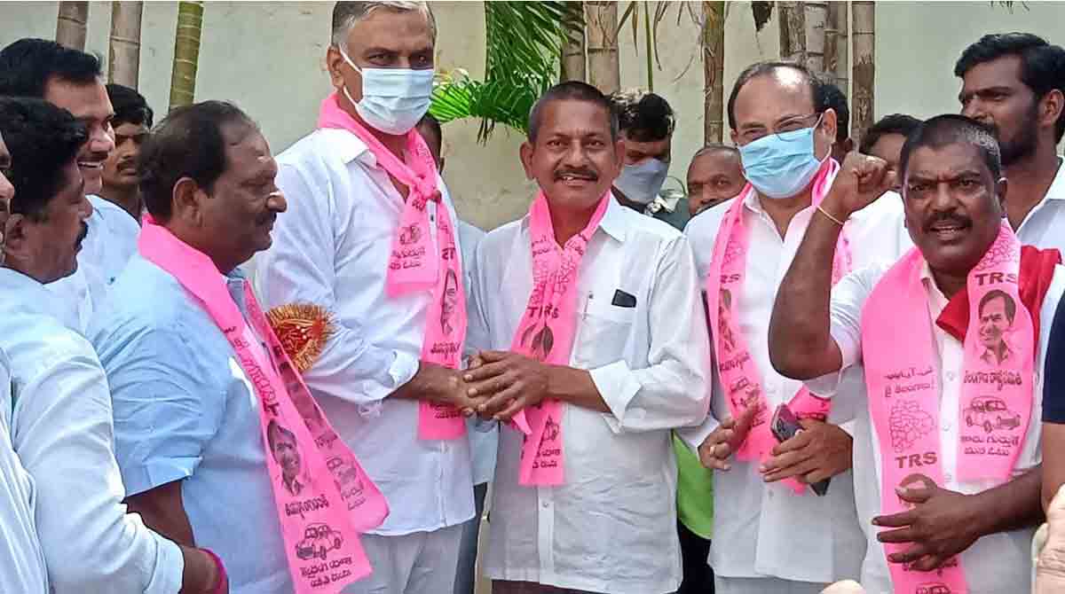Retired CI joins TRS in Huzurabad