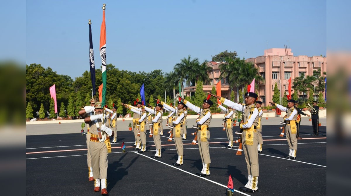 Hyderabad: 22 CISF constables join force