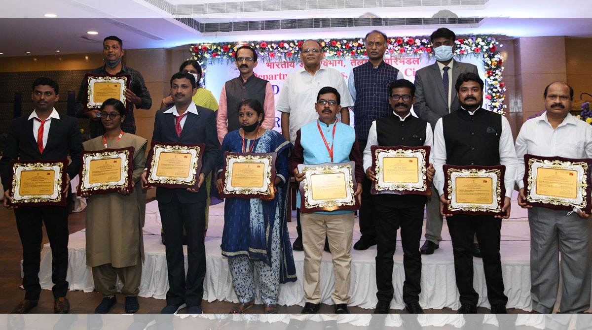 CS Somesh Kumar presents Dak Sewa awards