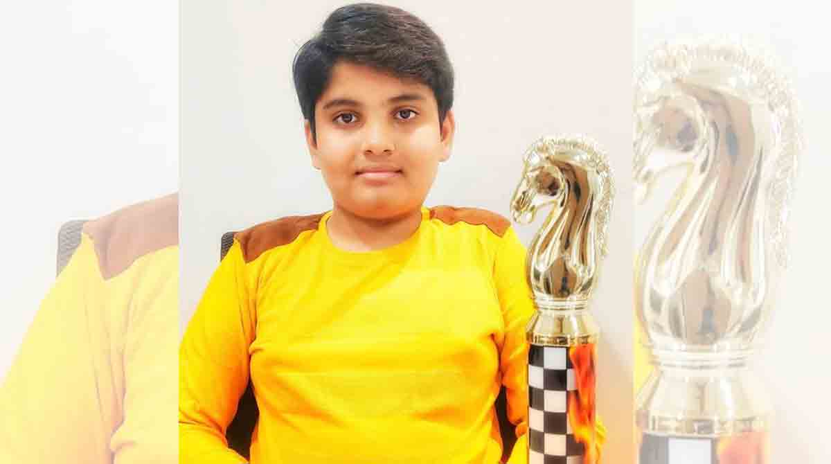 Abhigyan receives chess trophy