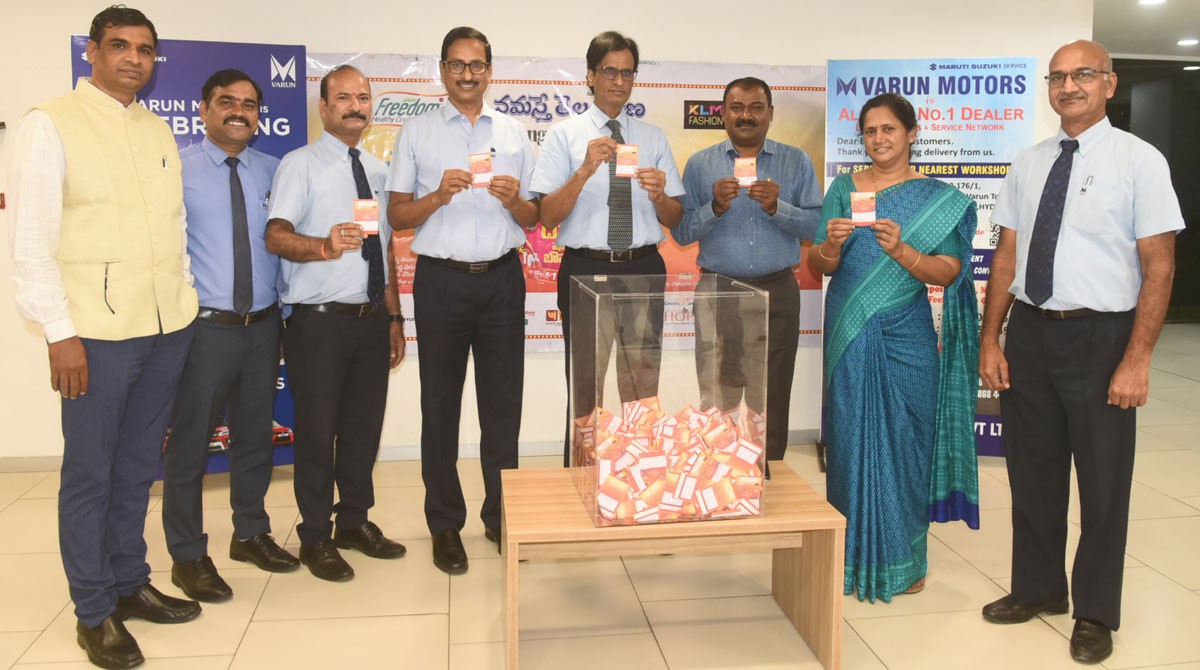 Dasara Shopping Bonanza : Shop owner wins 32 inch television