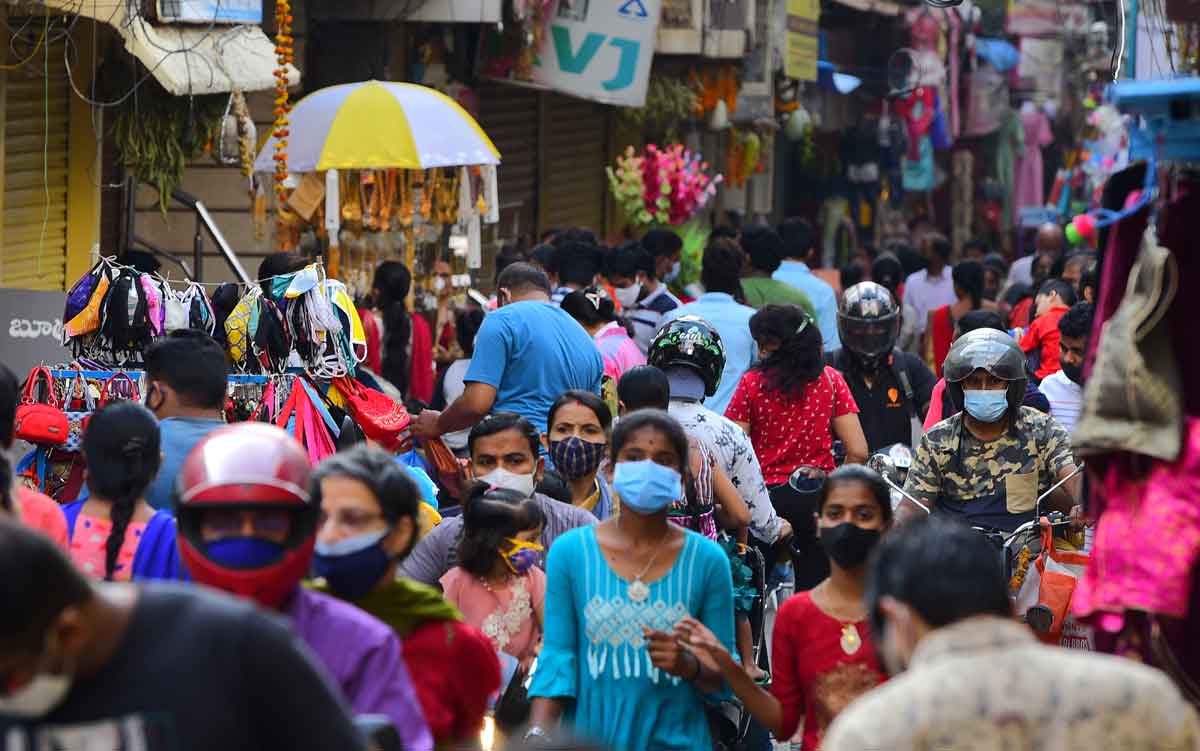 Hyderabad markets abuzz with Diwali shopping