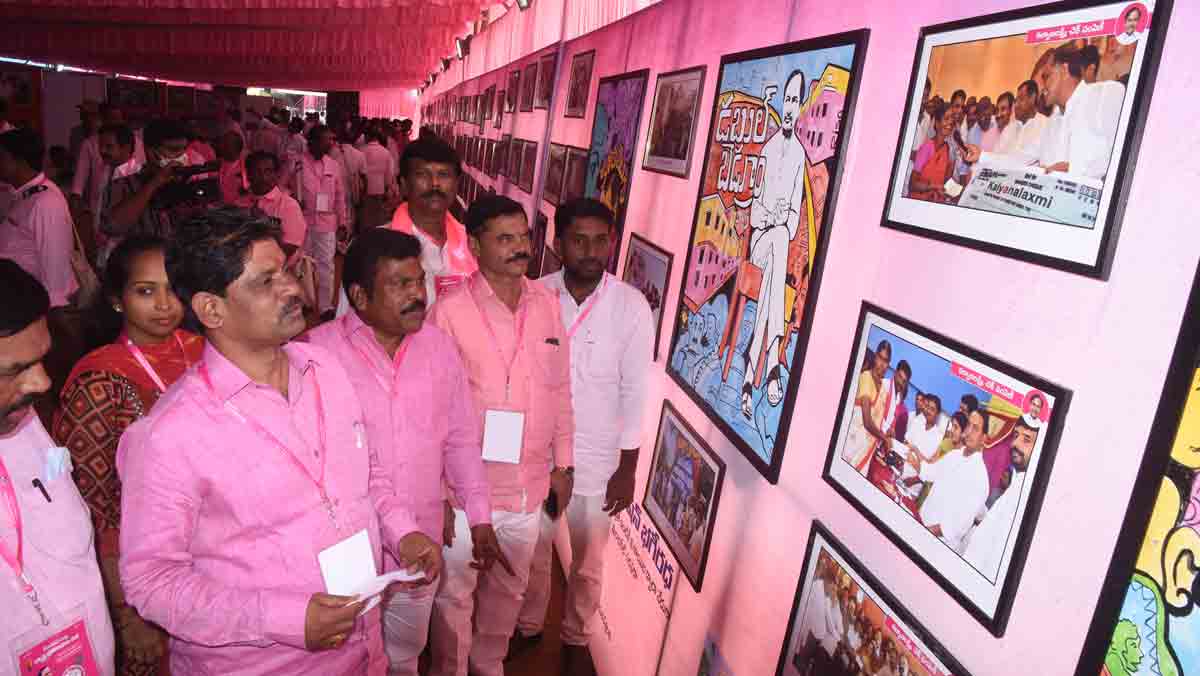Hyderabad: Photo exhibition at plenary triggers nostalgia
