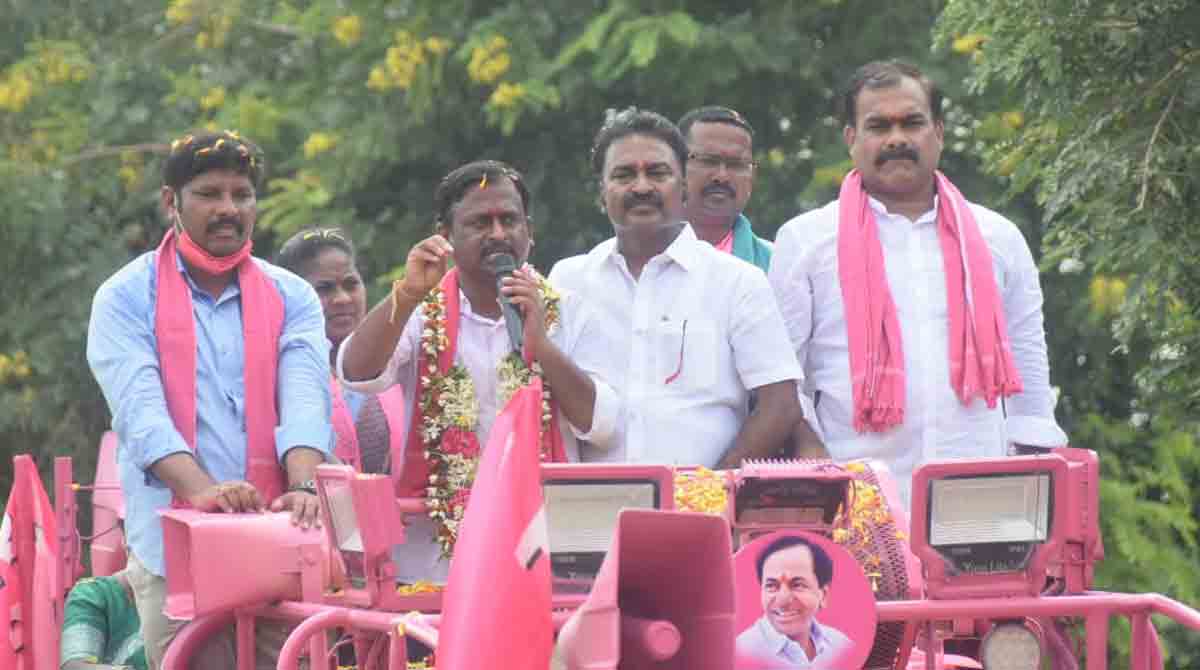 Gellu promises to develop Huzurabad on all fronts